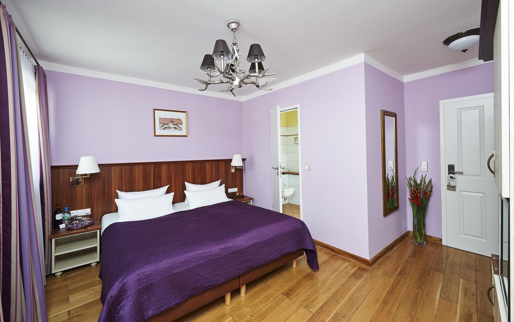 Elch Boutique Hotel 3*