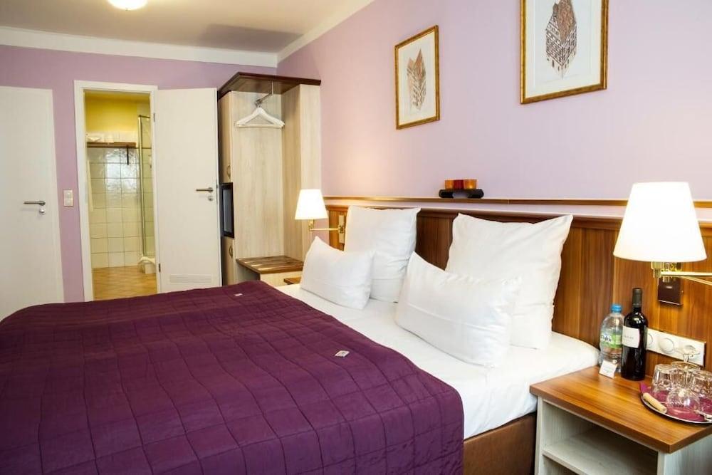 Elch Boutique Hotel 3*